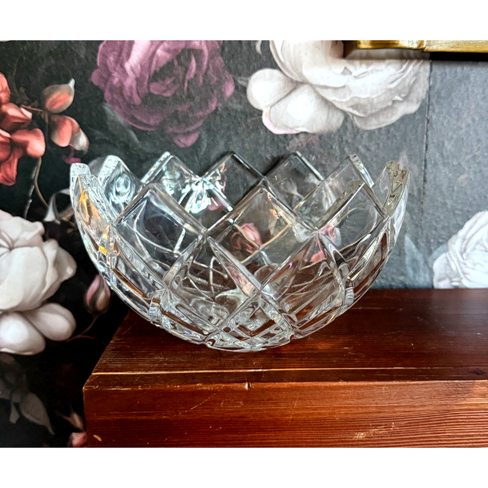 Vintage Mikasa Crescendo Collection Cut Crystal Glass Serving Bowl
